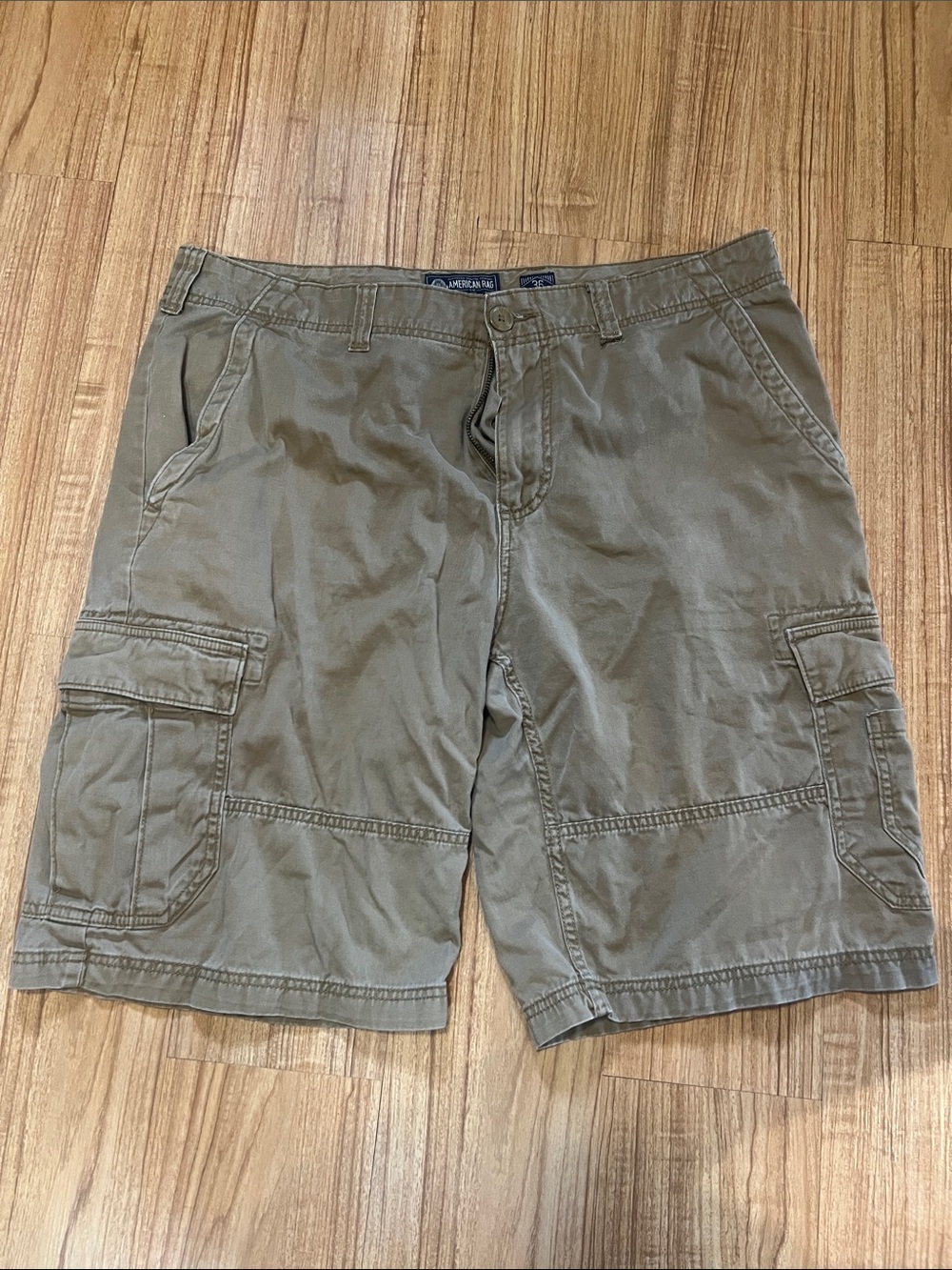 American Rag Mens 36 Tan Cargo Shorts with Flap Pockets